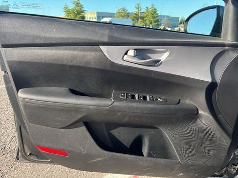 Used 2024 Kia Forte LXS image 18