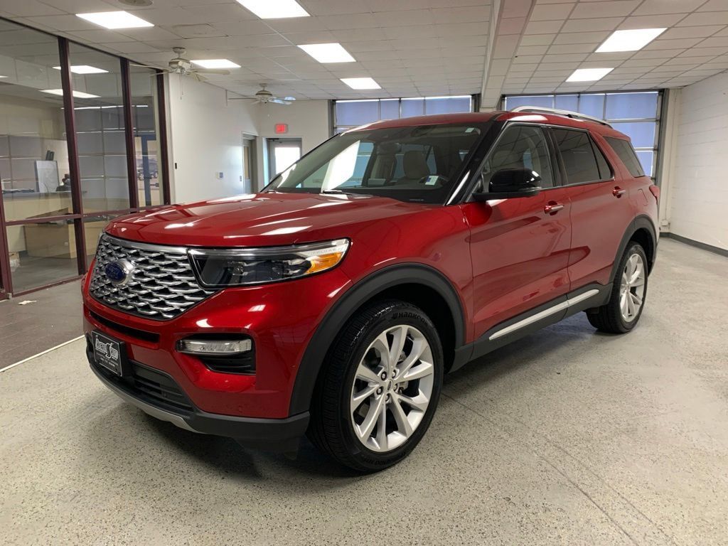 Used 2023 Ford Explorer Platinum w/ Premium Technology Package AWD/4WD image 3