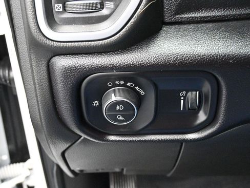 Used 2025 RAM 2500 Big Horn AWD/4WD image 31
