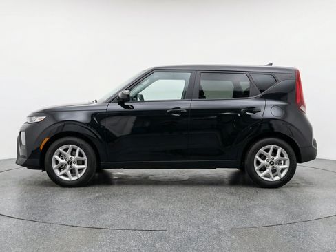 Used 2025 Kia Soul LX w/ LX Technology Package FWD image 5