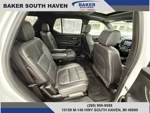 Used 2022 Chevrolet Traverse RS image 11