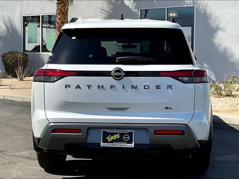 New 2026 Nissan Pathfinder SL image 3
