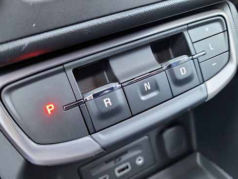 Used 2022 GMC Terrain AT4 w/ Infotainment Package II image 17