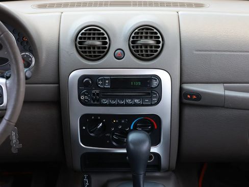 Used 2006 Jeep Liberty Limited AWD/4WD image 34