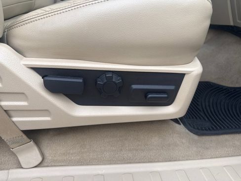 Used 2010 Ford F350 4x4 Crew Cab Super Duty image 19