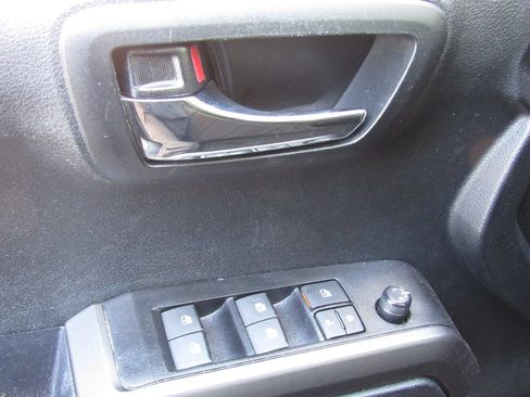 Used 2023 Toyota Tacoma TRD Sport w/ TRD Premium Sport Package AWD/4WD image 36