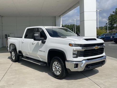 Used 2025 Chevrolet Silverado 2500 LT w/ Safety Package AWD/4WD image 7