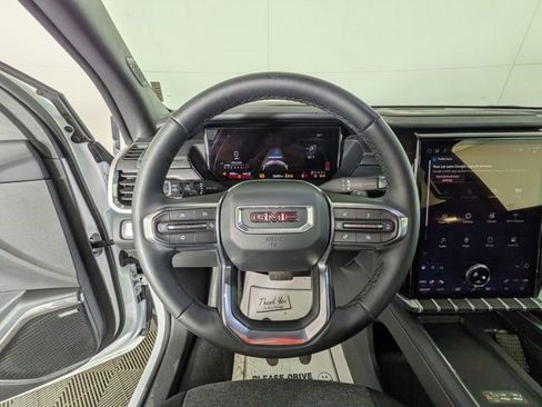 Certified 2025 GMC Acadia Elevation AWD/4WD image 22