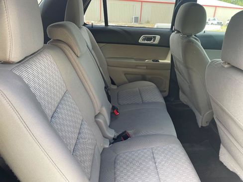 Used 2014 Ford Explorer XLT FWD image 23