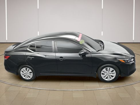 Certified 2024 Nissan Sentra S FWD image 30