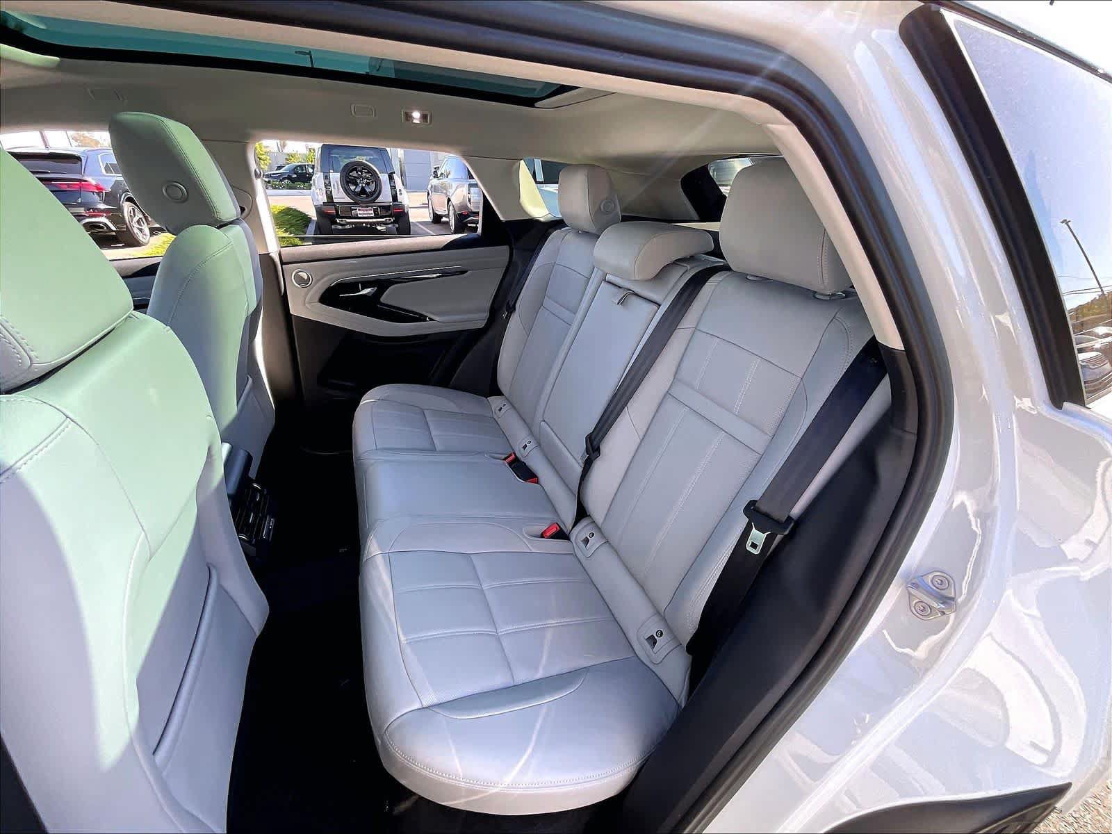 Used 2023 Land Rover Range Rover Evoque SE AWD/4WD image 30