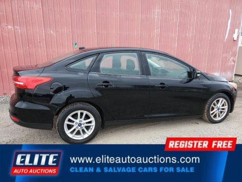 Used 2018 Ford Focus SE w/ SE Winter Package image 6
