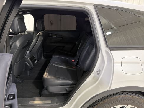 Used 2025 Lincoln Nautilus Premier w/ Jet Appearance Package image 11