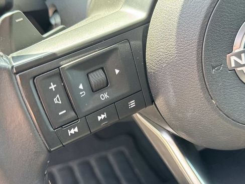 Used 2025 Nissan Pathfinder SV AWD/4WD image 26