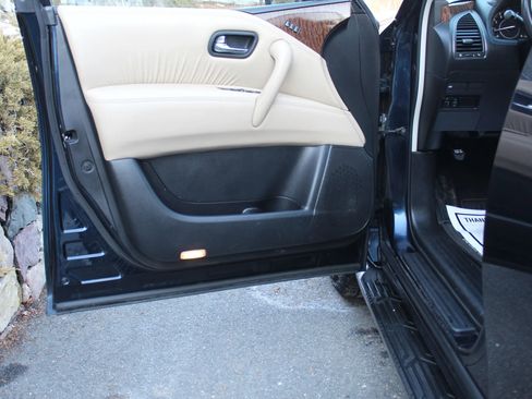 Used 2017 Nissan Armada SL image 12