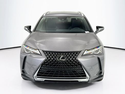 Used 2019 Lexus UX 200 FWD image 2