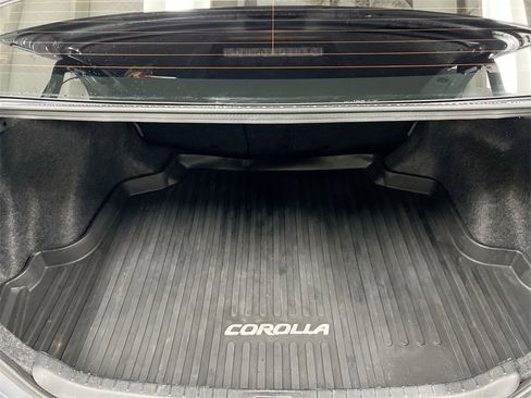 Used 2016 Toyota Corolla LE image 23