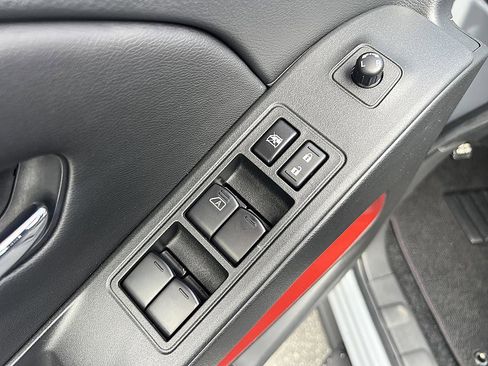 Certified 2025 Nissan Frontier PRO-4X image 20