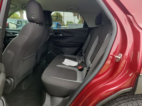 Used 2024 Chevrolet TrailBlazer LT w/ Driver Confidence Package FWD image 8