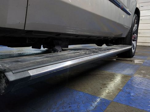 Used 2015 Cadillac Escalade Premium image 50