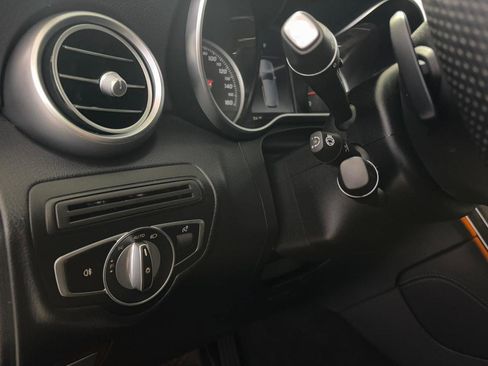 Used 2019 Mercedes-Benz GLC 300 4MATIC image 14
