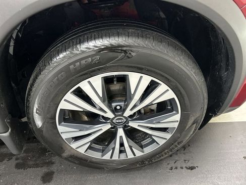 Used 2023 Nissan Rogue SV w/ SV Premium B Package image 8