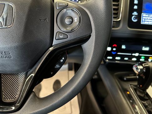 Used 2021 Honda HR-V EX image 10