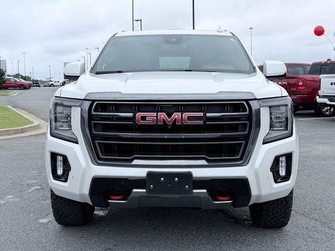 Used 2023 GMC Yukon AT4 w/ AT4 Premium Plus Package AWD/4WD image 3