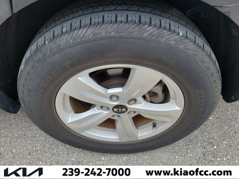 Certified 2021 Kia Sorento LX FWD image 7