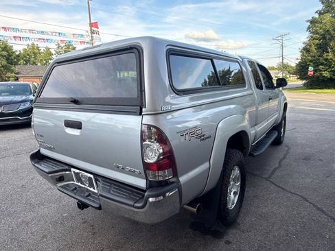 Used 2010 Toyota Tacoma 4x4 Access Cab V6 image 5