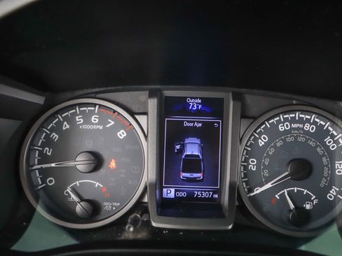 Used 2019 Toyota Tacoma TRD Sport image 17