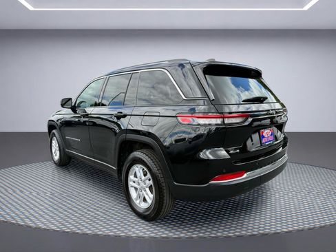 Used 2023 Jeep Grand Cherokee Laredo AWD/4WD image 4