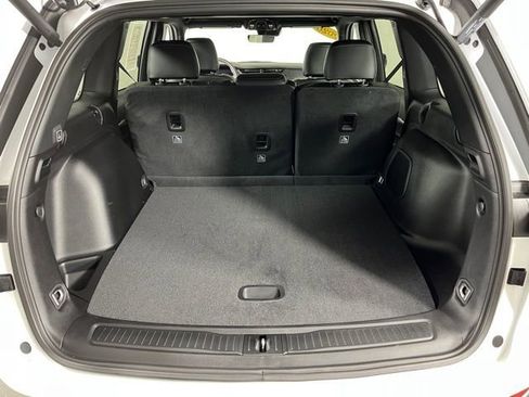 Used 2026 Jeep Grand Cherokee Limited w/ Limited Altitude Package image 43