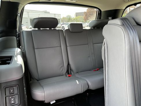 Used 2019 Toyota Sequoia Limited image 28