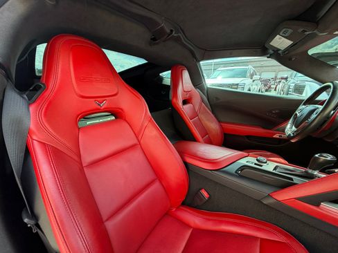 Used 2016 Chevrolet Corvette Z06 w/ 3LZ Preferred Equipment Group RWD image 18
