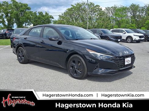 Used 2023 Hyundai Elantra SEL FWD image 1