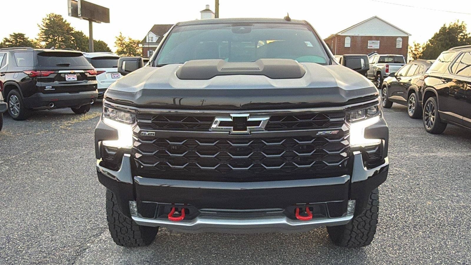 Used 2024 Chevrolet Silverado 1500 ZR2 w/ Technology Package AWD/4WD image 2