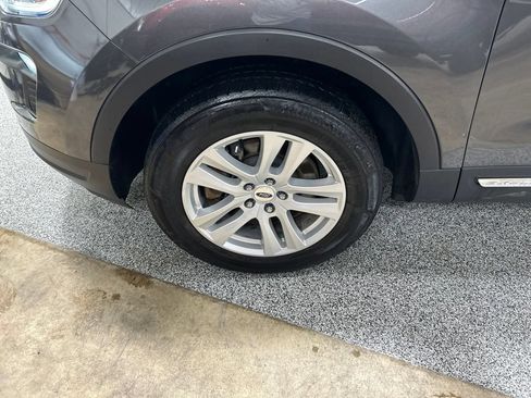 Used 2018 Ford Explorer XLT w/ Equipment Group 202A AWD/4WD image 30