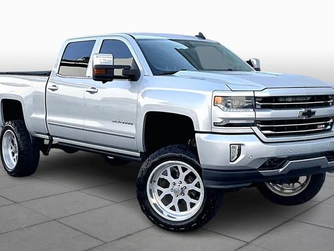 Used 2017 Chevrolet Silverado 1500 LTZ Z71 w/ LTZ Plus Package image 3