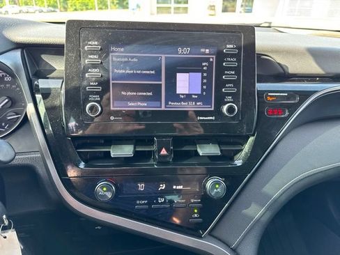 Used 2021 Toyota Camry SE FWD image 18