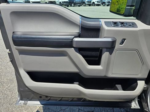 Used 2016 Ford F150 XLT AWD/4WD image 45