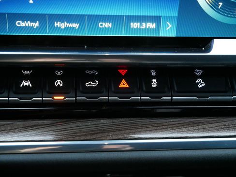 Used 2024 Chevrolet Silverado 1500 LT image 20