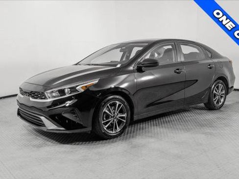 Used 2024 Kia Forte LXS FWD image 2