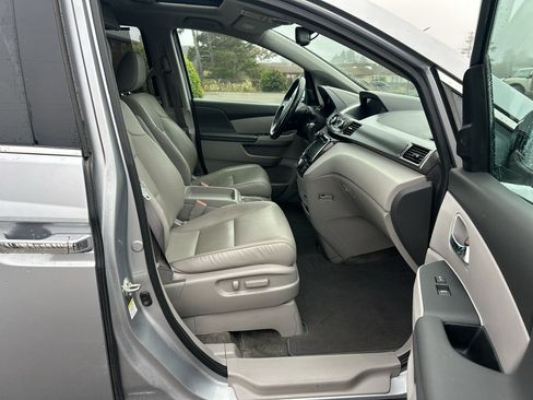 Used 2016 Honda Odyssey Touring Elite image 28