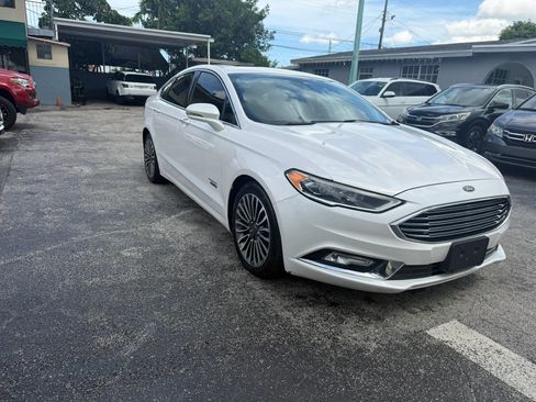 Used 2017 Ford Fusion Energi Titanium FWD image 7