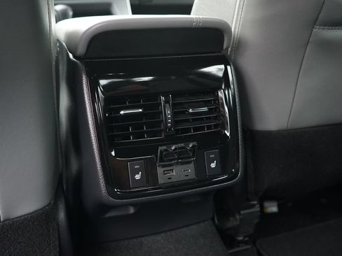 Used 2022 Toyota Avalon Limited w/ Advanced Safety Package FWD image 12