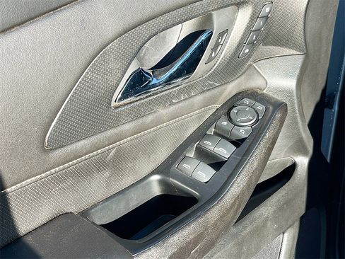 Used 2023 Chevrolet Traverse Premier image 18