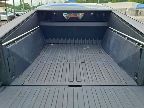 Used 2025 Tesla Cybertruck AWD Crew Cab image 8