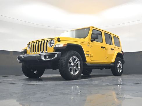 Used 2020 Jeep Wrangler Unlimited Sahara w/ Cold Weather Group AWD/4WD image 15