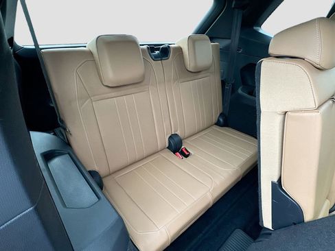 Used 2022 Volkswagen Tiguan SE image 36